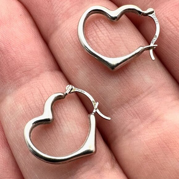Womens Earrings 10K White Gold Heart 1/2 Inch Hoops Pierced - Picture 1 of 5